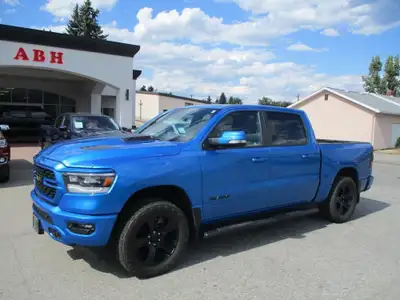 Only 34,600 kms! This 1-owner 2022 Ram 1500 Sport GT 4x4 comes powered by the eTorque 5.7L HEMI V8 p...