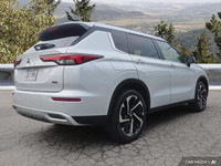 Recent Arrival! 2022 Mitsubishi Outlander LE 2.5L 4-Cylinder DOHC 4WD 4WD, 3rd row seats: split-benc... (image 5)