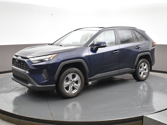 2022 Toyota RAV4 XLE AWD WITH SUNROOF, APPLE CARPLAY & ANDROID A in Cars & Trucks in Dartmouth - Image 3
