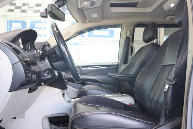 2014 Chrysler Town & Country Touring CUIR TOIT DVD dans Autos et camions  à Ville de Montréal - Image 2