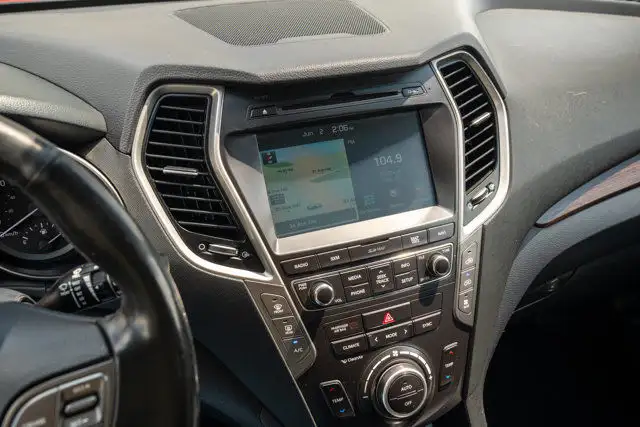 2017 Hyundai Santa Fe XL Ultimate in Cars & Trucks in Edmonton - Image 20