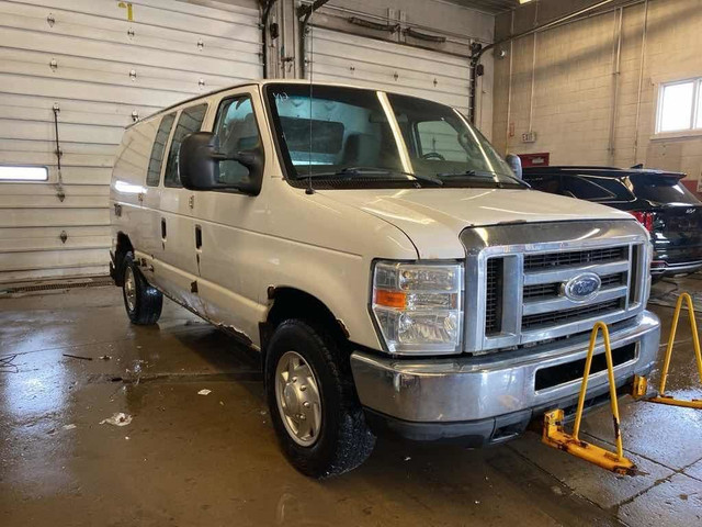  2012 Ford E350 ECONOLINE SUP in Cars & Trucks in Barrie - Image 3