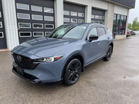 2022 Mazda CX-5 GT AWD with only 32,000kms! Clean history with no accidents See Carfax attached . Lo... (image 1)