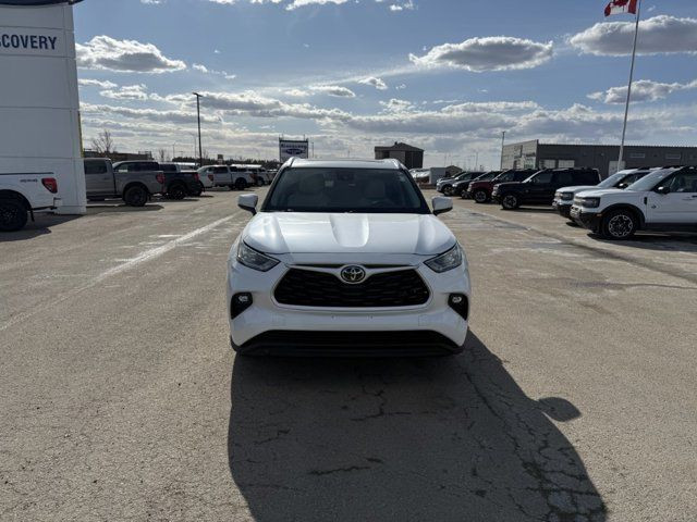 2021 Toyota Highlander XLE in Cars & Trucks in Saskatoon - Image 2