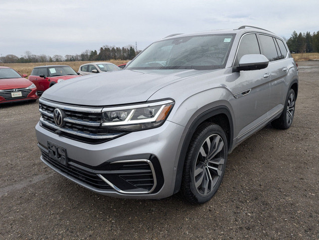 2021 Volkswagen Atlas R Line - Execline 3.6 FSI 4MOTION | Captai in Cars & Trucks in London - Image 2