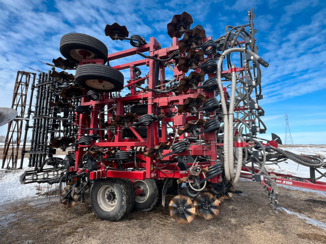 2019 Salford I-2100 50' Vertical Tillage in Farming Equipment in Regina - Image 2