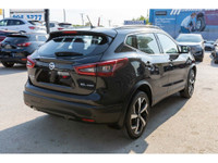 CLEAN CARFAX, ONE OWNER! - Leather Interior - Heated Seats - Heated Steering Wheel - Sirius XM Radio... (image 9)