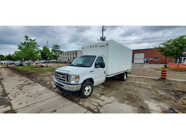  2022 Ford E-450 E-450 - 16Ft Box - V8 Gas - Bluetooth & Ramp in Cars & Trucks in City of Toronto - Image 2