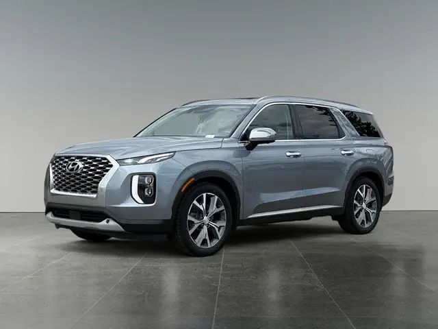 2020 Hyundai Palisade Luxury 8-Passenger AWD in Cars & Trucks in Calgary - Image 2