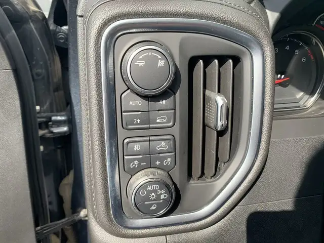 2019 Chevrolet Silverado 1500 RST dans Autos et camions dans Calgary - Image 14