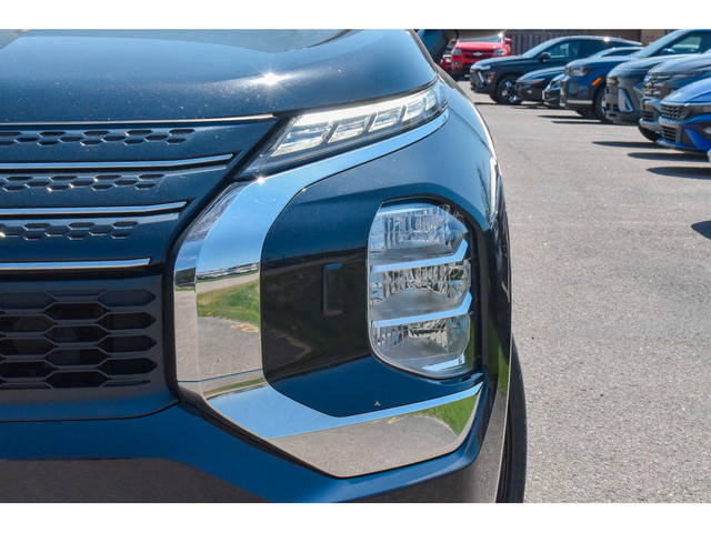 2022 Mitsubishi Outlander ES in Cars & Trucks in Pembroke - Image 2