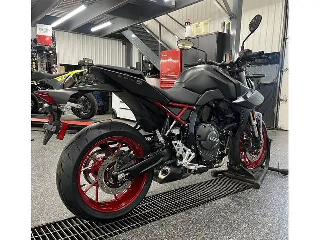 2025 Suzuki GSX-8S in Sport Touring in Granby - Image 3