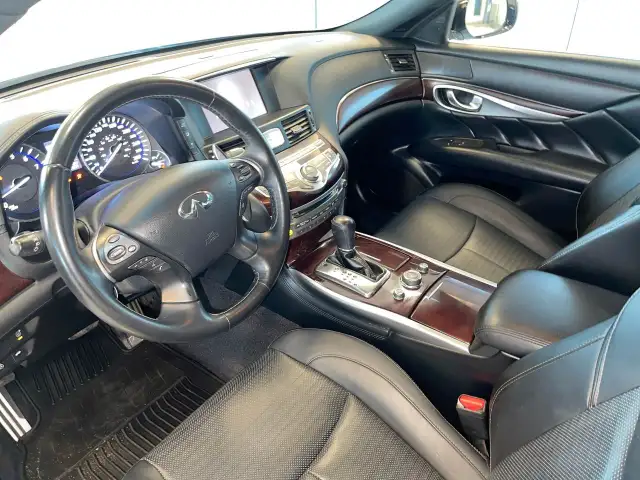 2019 Infiniti Q70 3.7 AWD Sport Fresh Trade! Local Unit! Rare Un in Cars & Trucks in Regina - Image 20