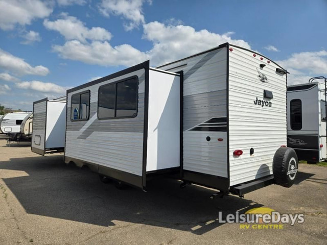 2025 Jayco Jay Flight SLX 290RKS in Travel Trailers & Campers in City of Toronto - Image 3