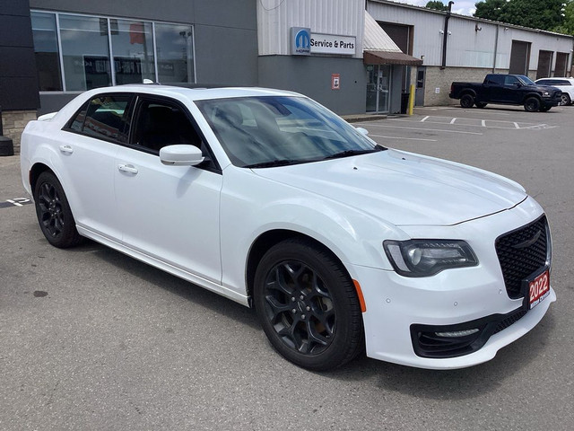 2022 Chrysler 300 300S AWD, LEATHER, SUNROOF, NAVIGATION in Cars & Trucks in Oakville / Halton Region - Image 3