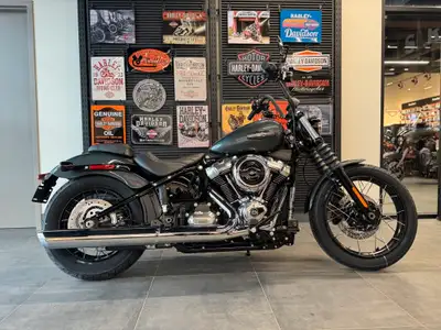 The Street Bob is a lean, mean bobber with mini-ape handlebars, mid-mounted foot controls, and a mas...