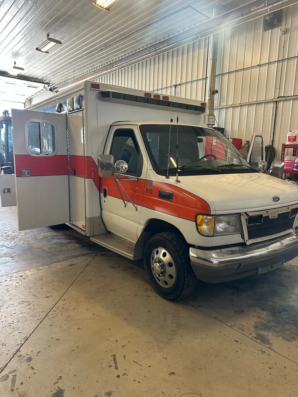 1993 Ford 7.3L Ambulance