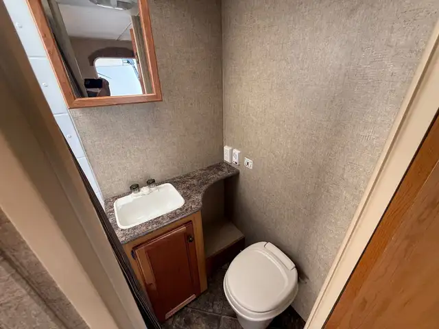 2014 KZ MXT 160 Toy Hauler in Travel Trailers & Campers in St. Albert - Image 24