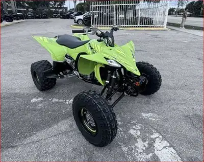 APPLY NOW: https://www.ridecollective.ca/get-pre-approved The 2025 Yamaha YFZ450R is a high-performa...