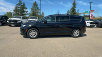 EXECUTIVE CROSSTOWN DEMO! This 2024 CHRYSLER VOYAGER LX has the following options Cloth Bucket Seats... (image 8)