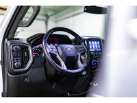 **ACCIDENT FREE - MECHANICALLY CERTIFIED** 24,704 KM This 2022 Chevrolet Silverado 3500HD 4x4 Crew C... (image 9)