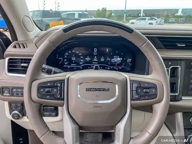 2023 GMC Yukon XL Denali 4x4 DIESEL Sunroof Nav Power Boards in Cars & Trucks in St. Albert - Image 18