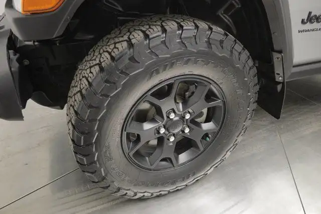 2022 Jeep Wrangler Willys Sport in Cars & Trucks in Calgary - Image 9