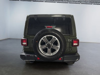 Preparez-vous a dominer la route et les sentiers avec ce Jeep Wrangler Sahara 2023 au look audacieux... (image 5)