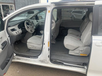 What a great looking people mover. This good looking Toyota Cienna is in excellent condition and is... (image 8)