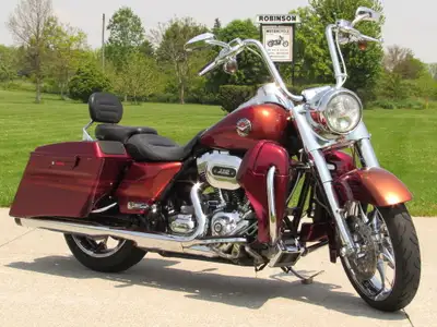 2013 Screamin' Eagle CVO Road King, Big 110 Motor, Serviced and Certified, With 107,000 KM this Harl...