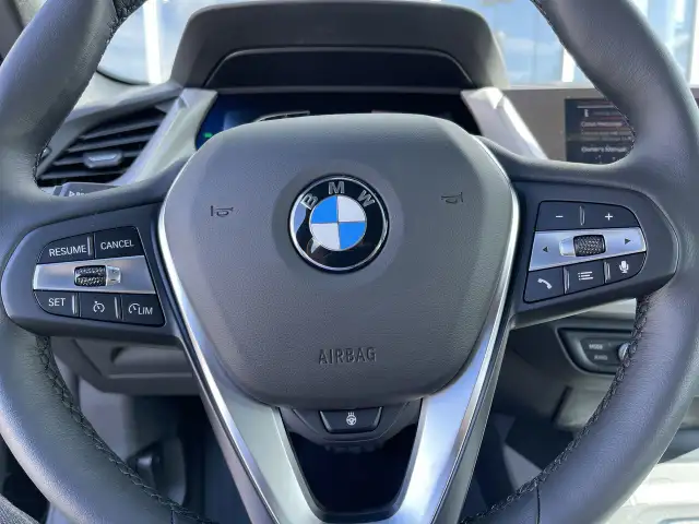 2024 BMW 2 Series dans Autos et camions dans Calgary - Image 23