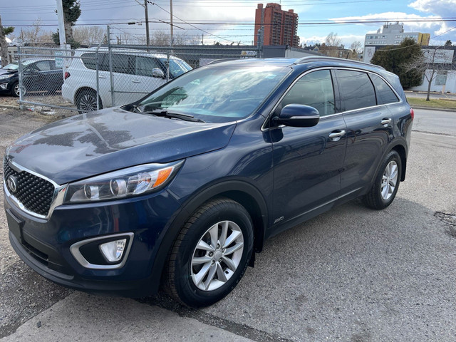 2016 Kia Sorento AWD 4dr 2.4L LX in Cars & Trucks in Calgary - Image 4