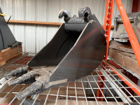 2021 CASE 12 INCH MINI EXCAVATOR BUCKET