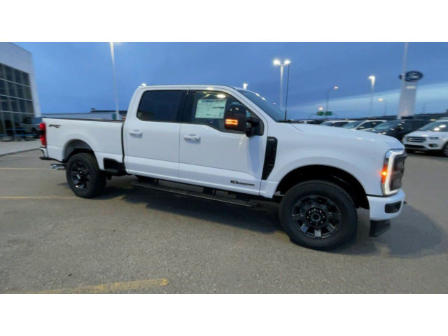  2024 Ford Super Duty F-350 SRW Lariat in Cars & Trucks in Medicine Hat - Image 3