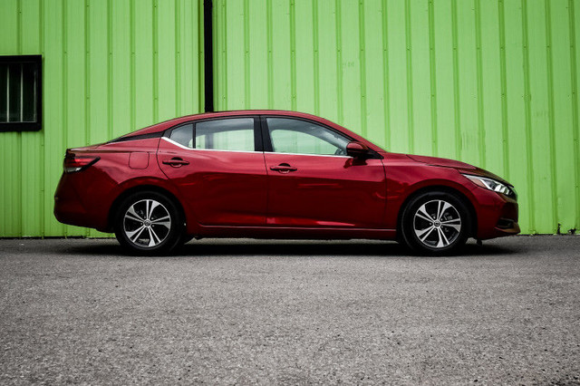 2021 Nissan Sentra SV • HEATED SEATS • REAR CAM • CP/AA in Cars & Trucks in Cornwall - Image 2