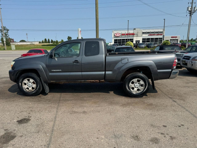 2009 Toyota Tacoma SR5, EXT CAB, 4X4, V6, AUTO, AS IS SPECIAL in Cars & Trucks in London - Image 2