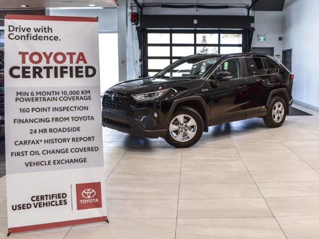 2021 Toyota Rav4 Hybrid XLE in Cars & Trucks in Calgary