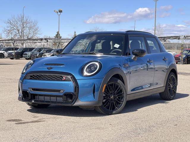 2024 MINI COOPER (5) in Cars & Trucks in Calgary