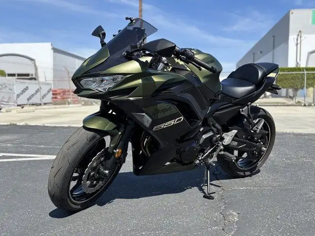 2024 KAWASAKI NINJA 650 ABS METALLIC COVERT-CUSTOM! in Street, Cruisers & Choppers in Edmonton - Image 2