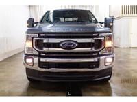 **ONE OWNER - ACCIDENT FREE** 49,326 KM This 2022 Ford F-250 4x4 Crew Cab XLT FX4 Longbox is powered... (image 4)