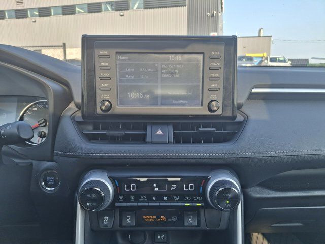 2019 Toyota RAV4 XLE AWD | Sunroof | Radar Cruise in Cars & Trucks in Guelph - Image 4