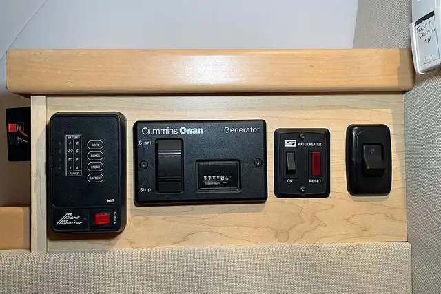 2010 Pleasure-Way Excel TS – Pre-Owned Class B Motorhome. in RVs & Motorhomes in Red Deer - Image 19