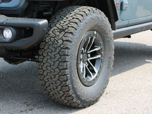 2025 Jeep Wrangler Rubicon 4x4, 35 Inch Tires, Warn Winch in Cars & Trucks in Calgary - Image 2