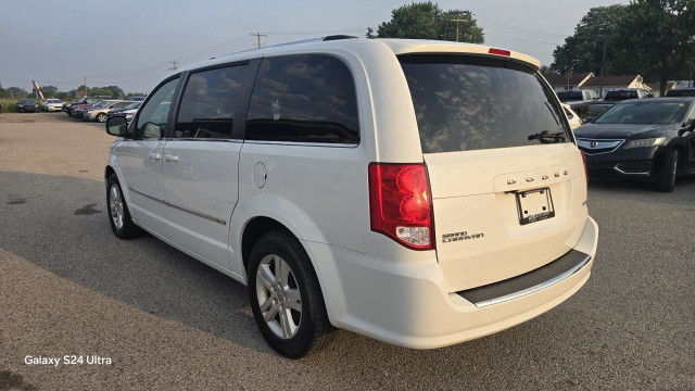 2016 Dodge Grand Caravan Crew in Cars & Trucks in London - Image 3