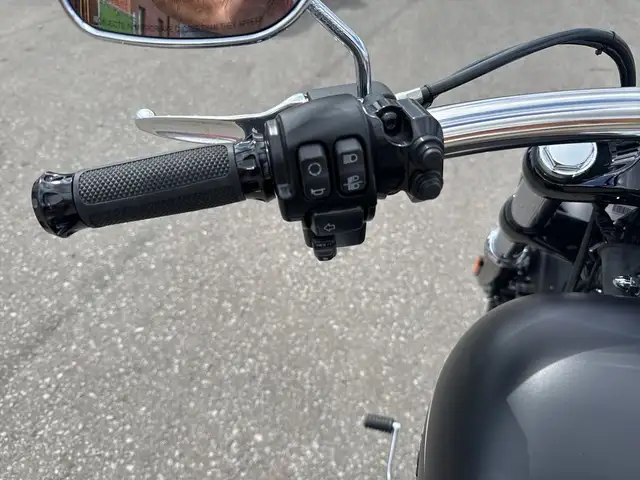 2023 Harley-Davidson Breakout ~ AIR RIDE ~ 260 REAR ~ 23\" FRONT in Street, Cruisers & Choppers in City of Toronto - Image 24