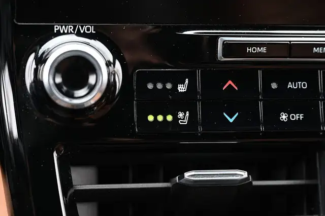 2021 Toyota Highlander 2021 LIMITED + AWD + GPS + CUIR + TOIT +  in Cars & Trucks in Longueuil / South Shore - Image 26