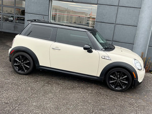 2010 MINI Cooper S S | NAVI | LEATHER | PANOROOF | ALLOYS | SPOILER