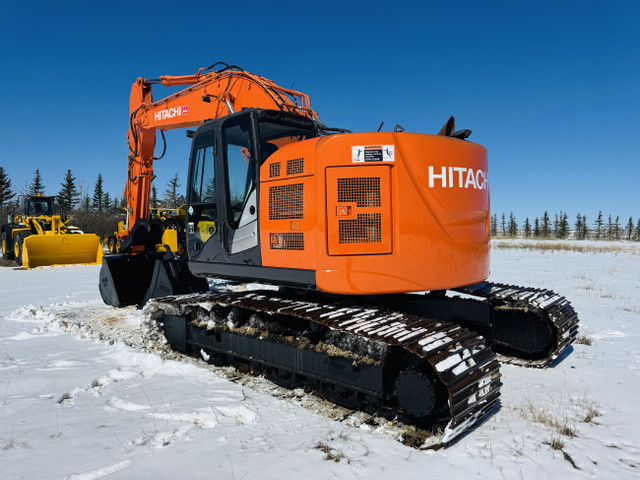 2015 HITACHI ZX245 EXCAVATOR  in Heavy Equipment in Calgary - Image 3