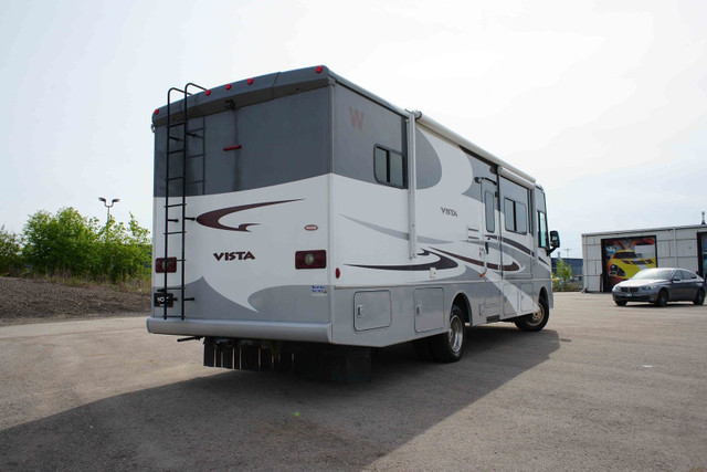 2014 WINNEBAGO VISTA 30T 30T - | NO Accidents | Low KM's | Tripl in Cars & Trucks in Winnipeg - Image 3