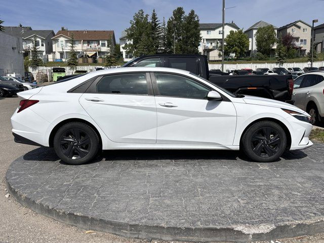 2022 Hyundai Elantra Preferred | No Accidents | Apple CarPlay in Cars & Trucks in Calgary - Image 3